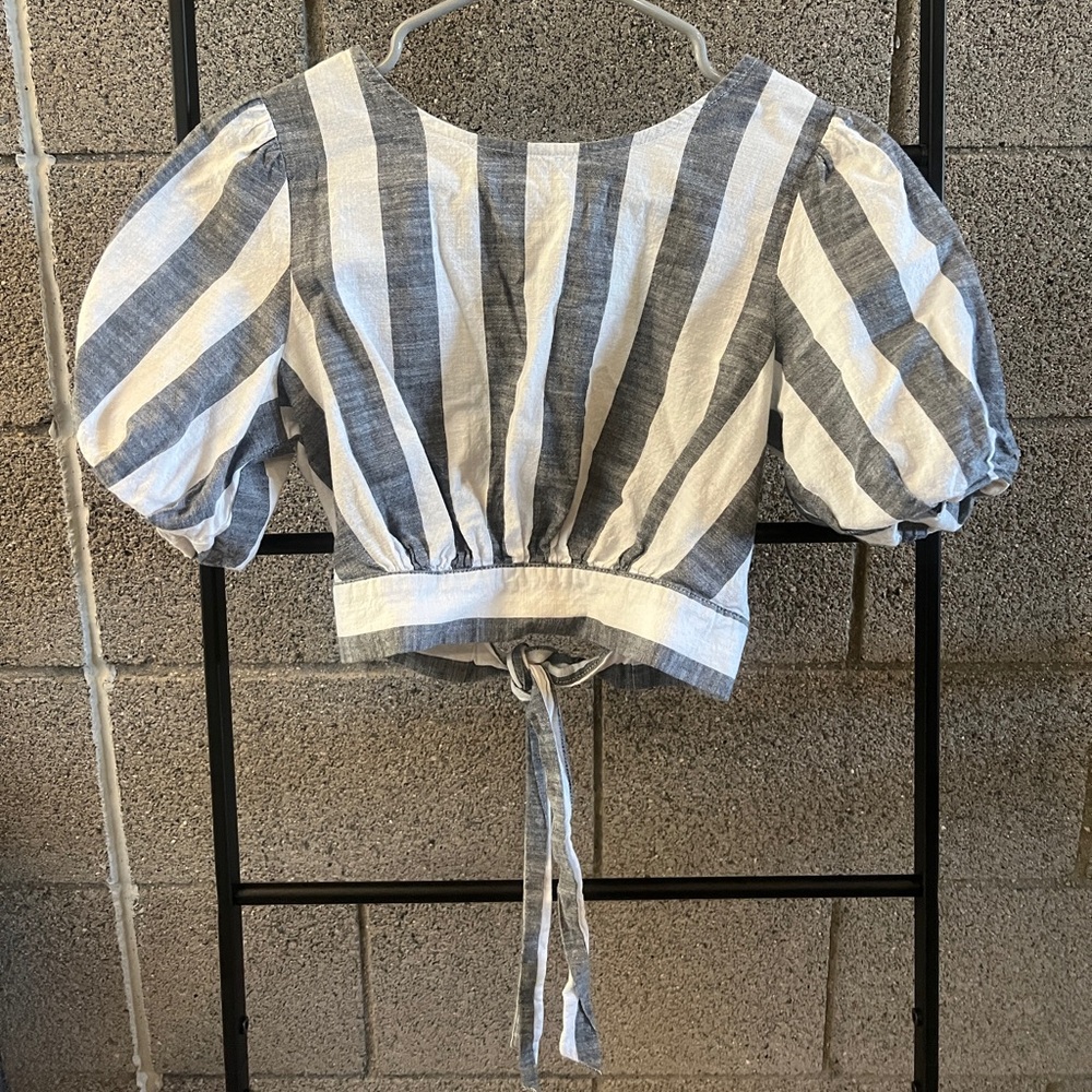 Forever 21 Striped Puff Sleeve Crop Top with Open Back